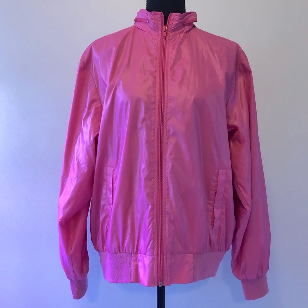 Women’s Vintage Bubblegum Pink Izod Club Lightweight nylon jacket size L